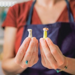 Anne-Lise Pichon - Petite poupée de porcelaine, Votre famille en mini