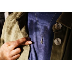 Noémie Pichon - collier Crossed Fingers