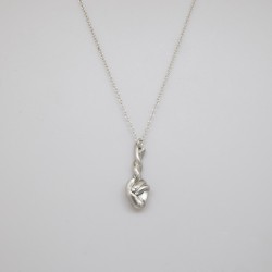 Noémie Pichon - collier Crossed Fingers