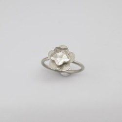 Noémie Pichon - Bague Surprise Fleur